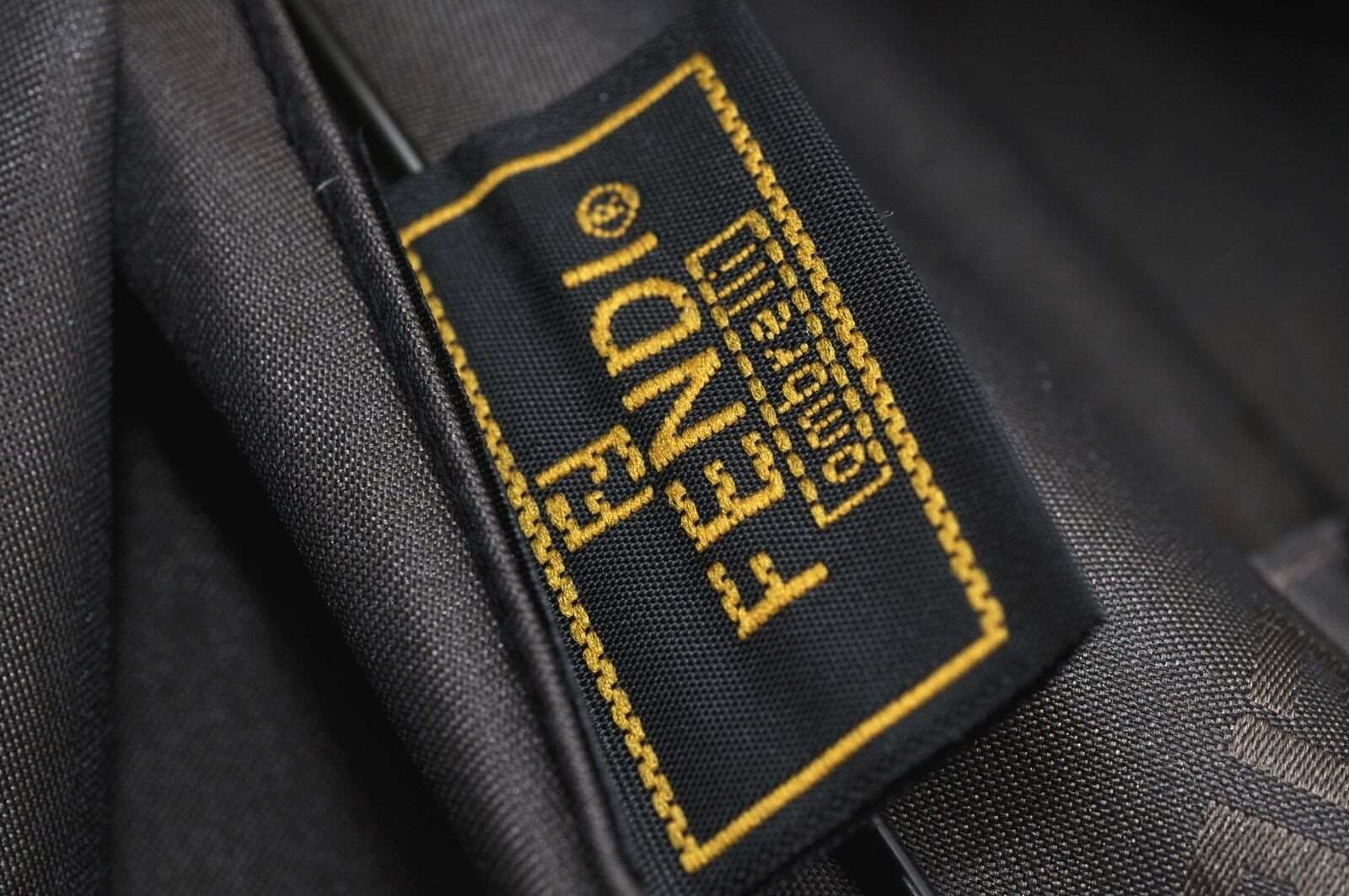 fendi_zucca_umbrella_brown96499832589155 - zeitlos.