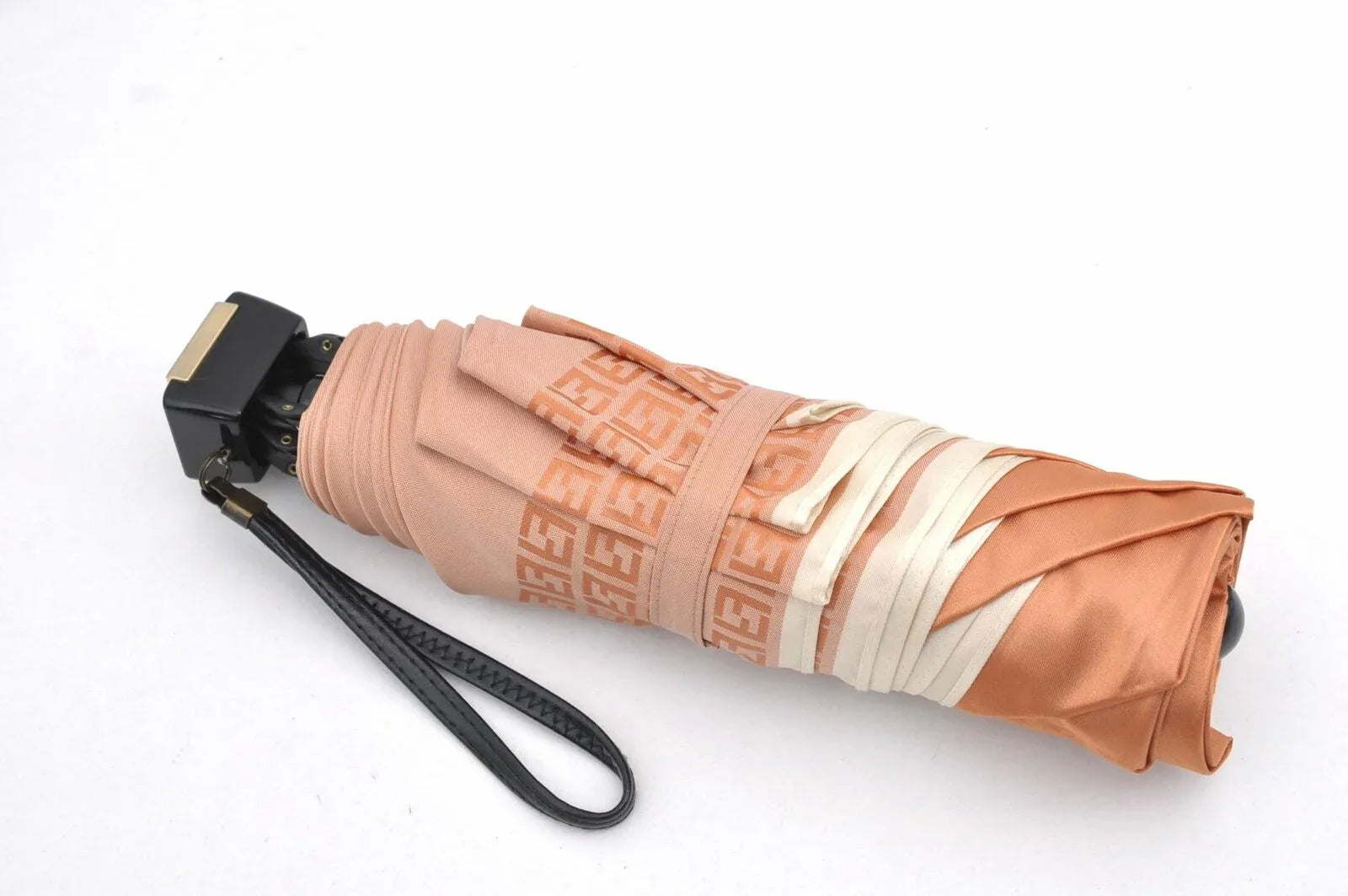 fendi_zucca_umbrella_orange96499833899872 - zeitlos.