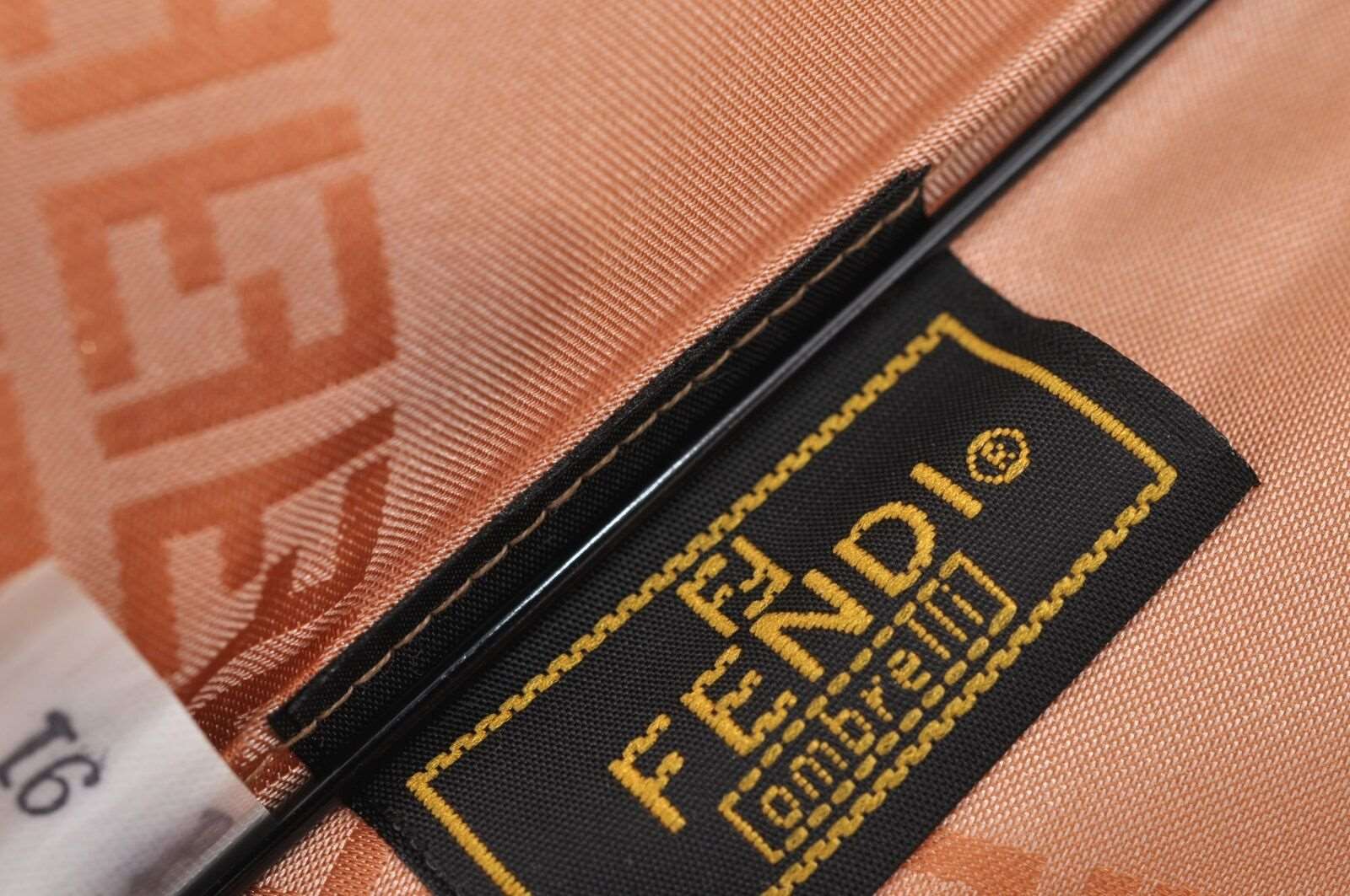 fendi_zucca_umbrella_orange96499833899876 - zeitlos.