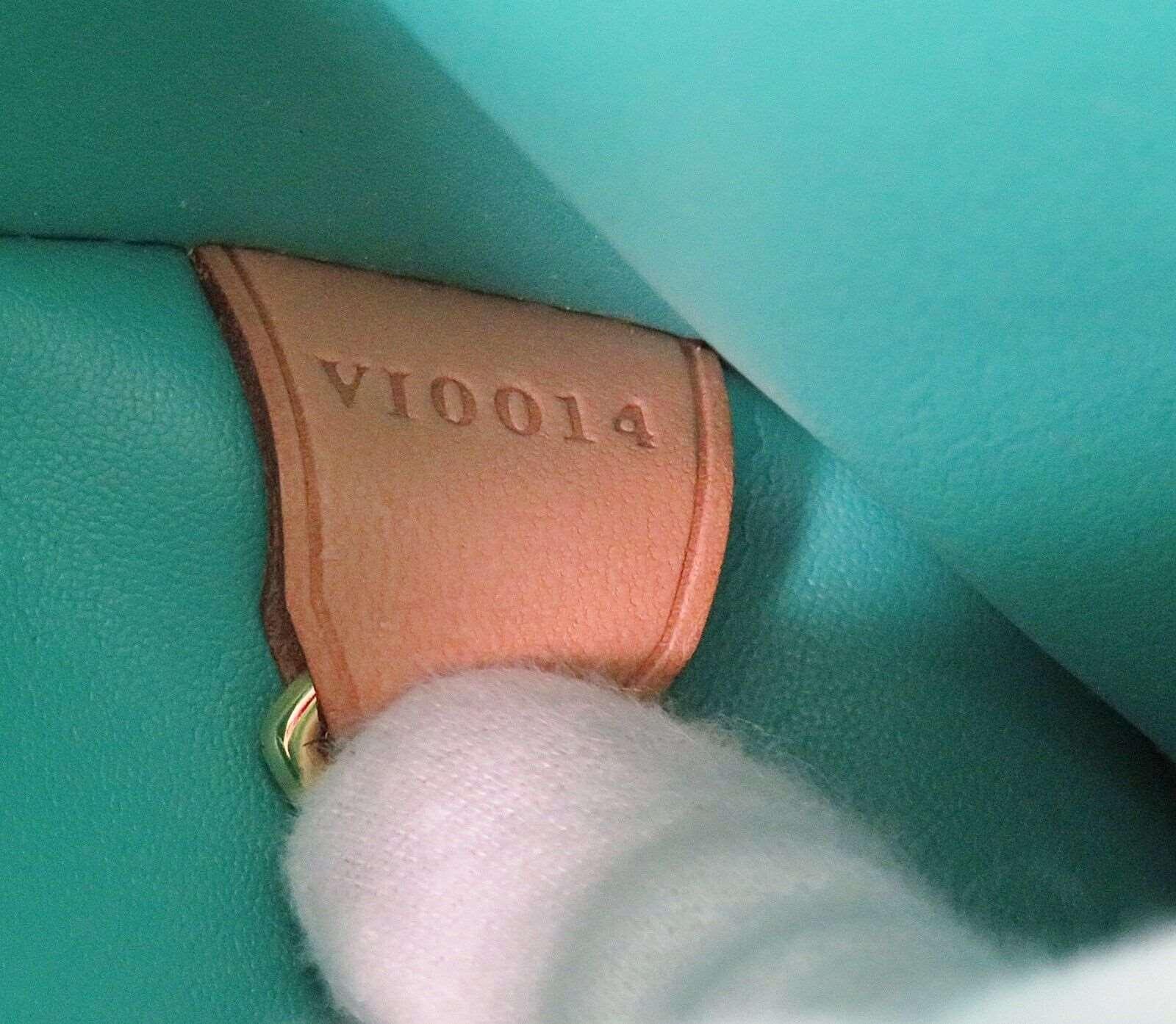 louis_vuitton_bedford_peppermint_vernis_purse96499848645479 - zeitlos.
