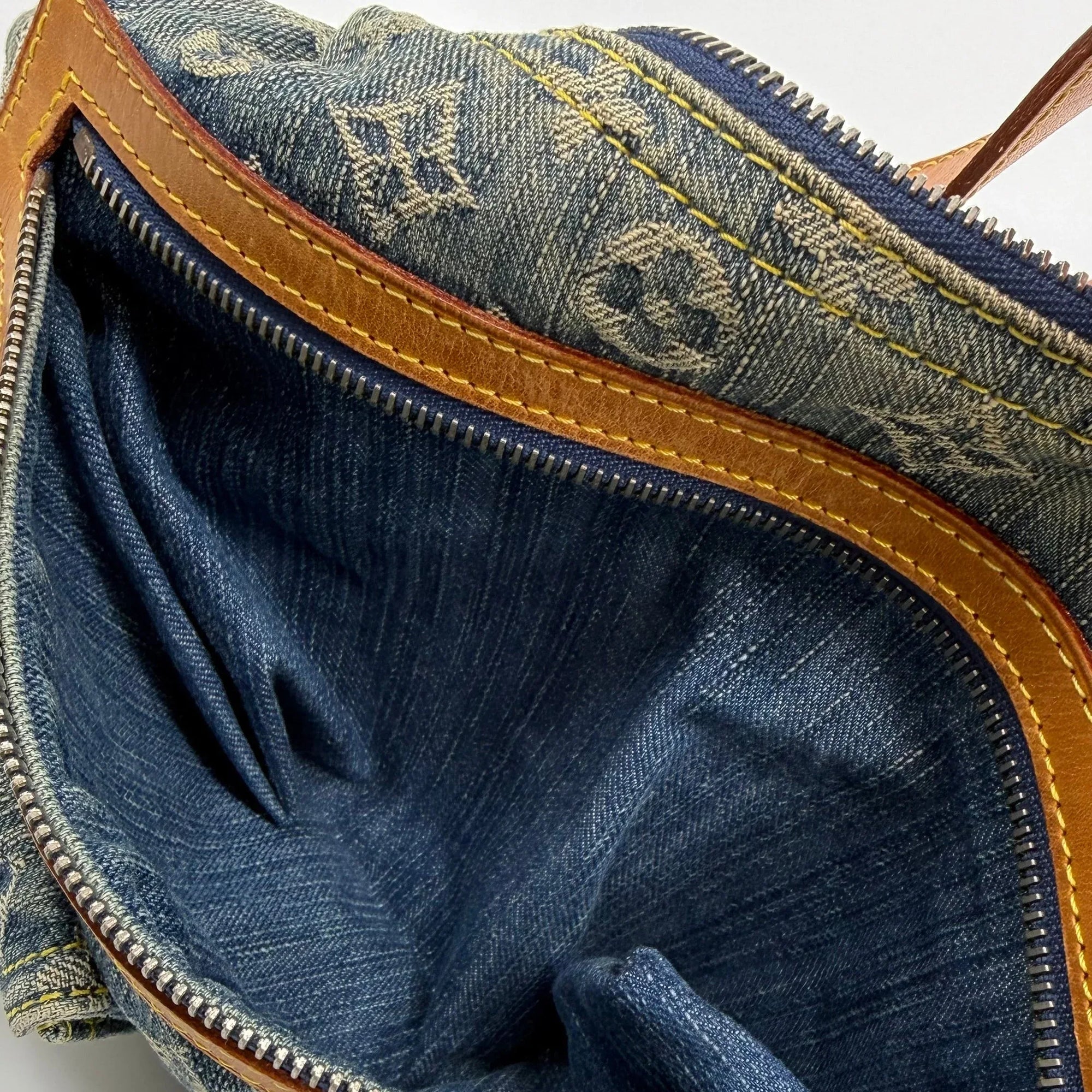 louis_vuitton_monogram_denim_baggy_pm99693988088676 - zeitlos.