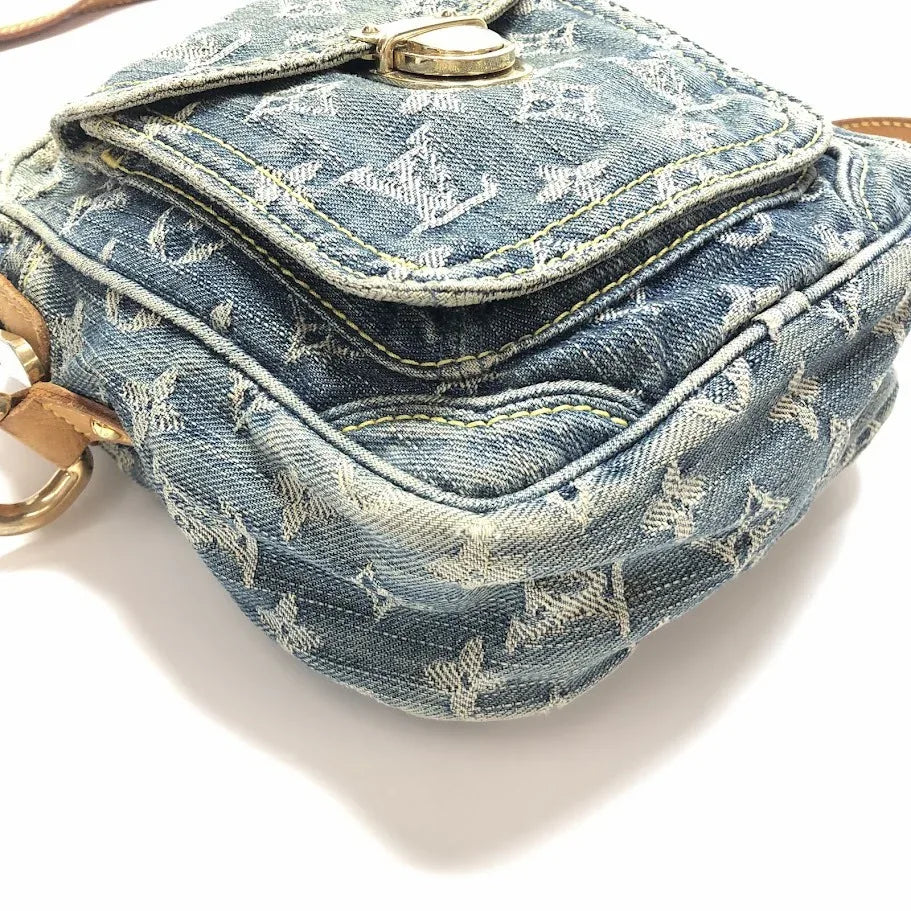 louis_vuitton_monogram_denim_camera_bag99694012009314 - zeitlos.