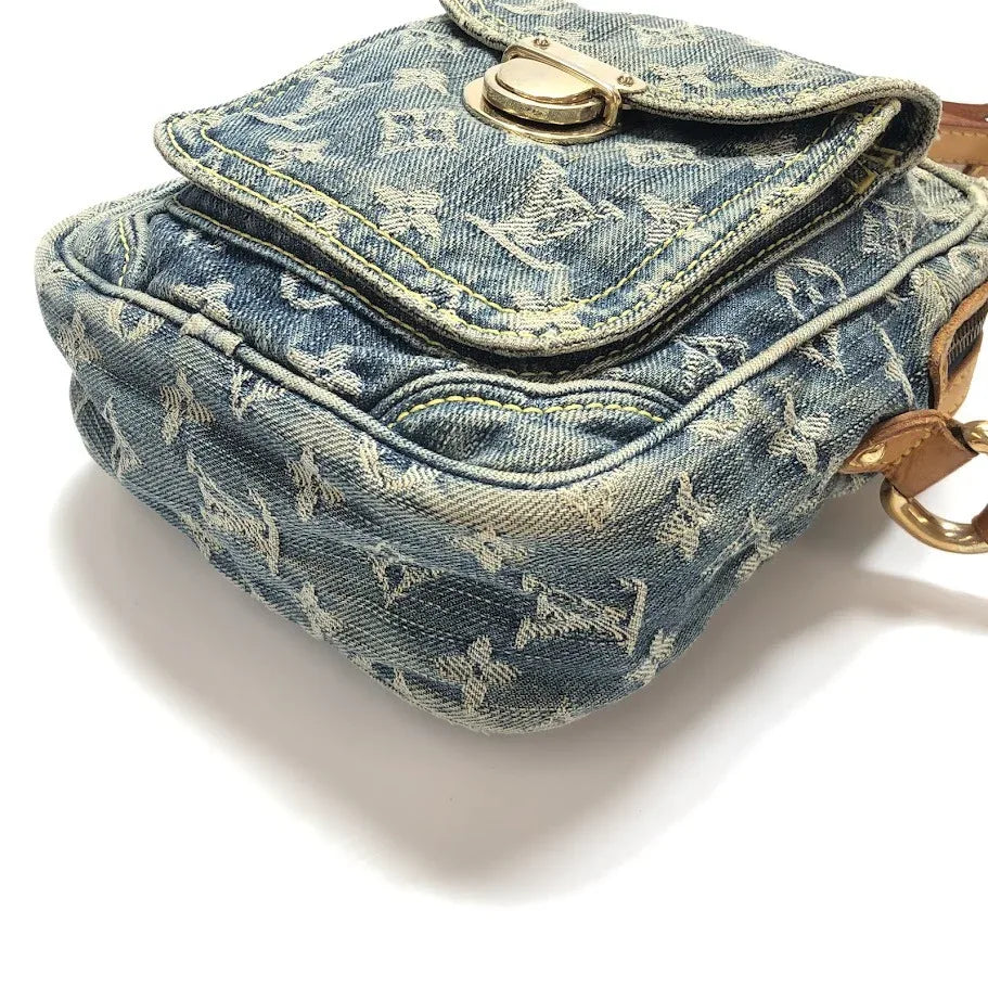 louis_vuitton_monogram_denim_camera_bag99694012009315 - zeitlos.