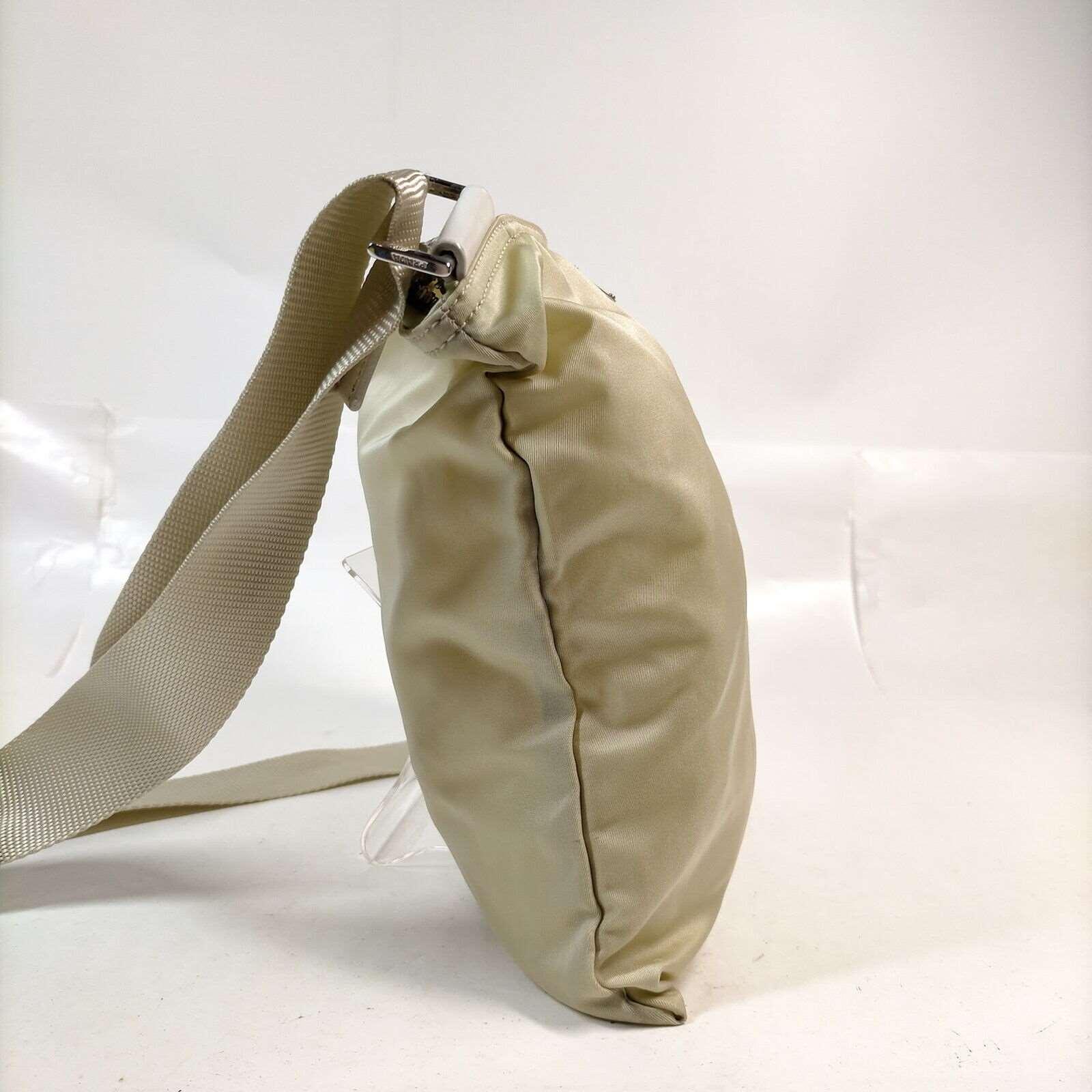 prada_hand_bag_nylon_beige96499828001634 - zeitlos.