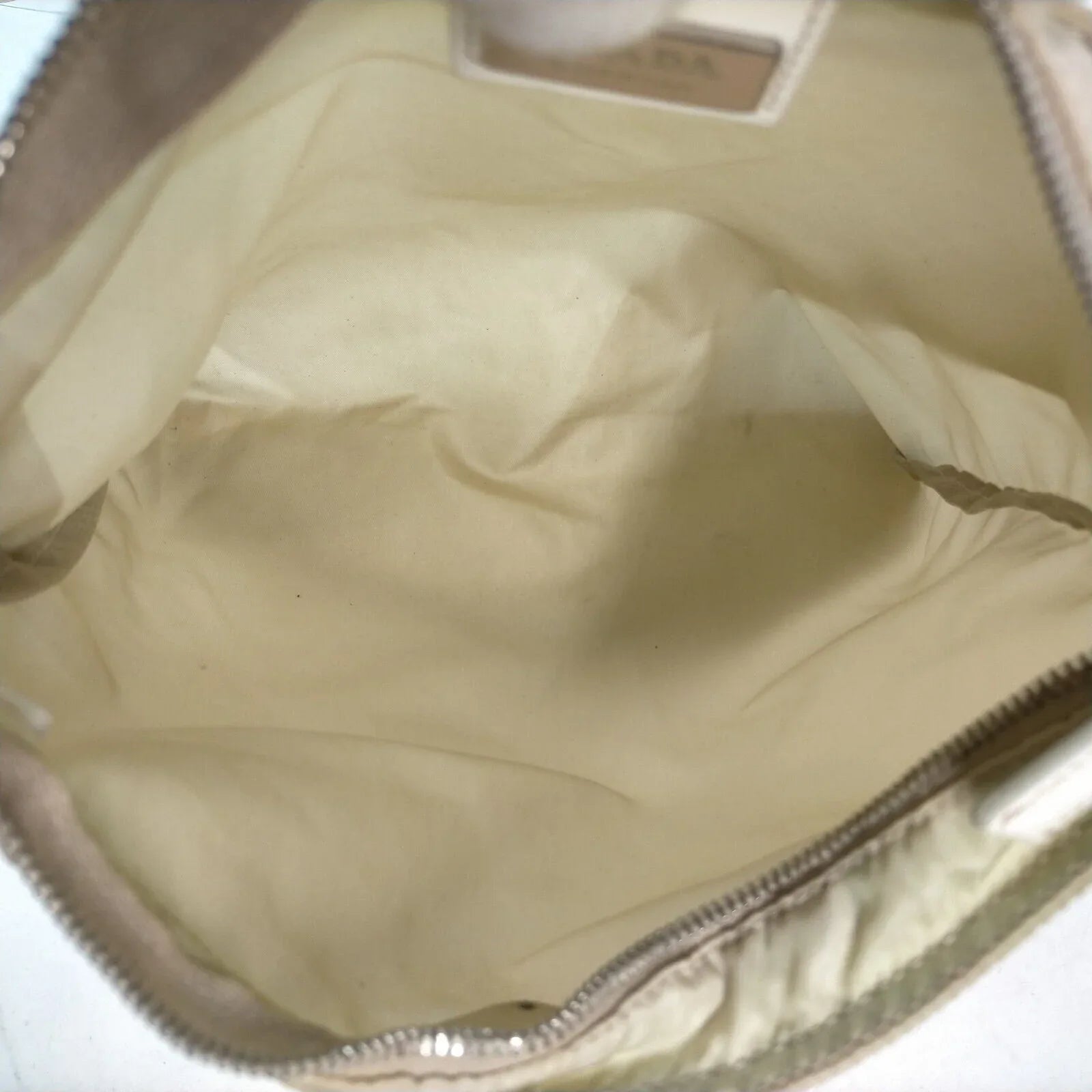 prada_hand_bag_nylon_beige96499828001637 - zeitlos.