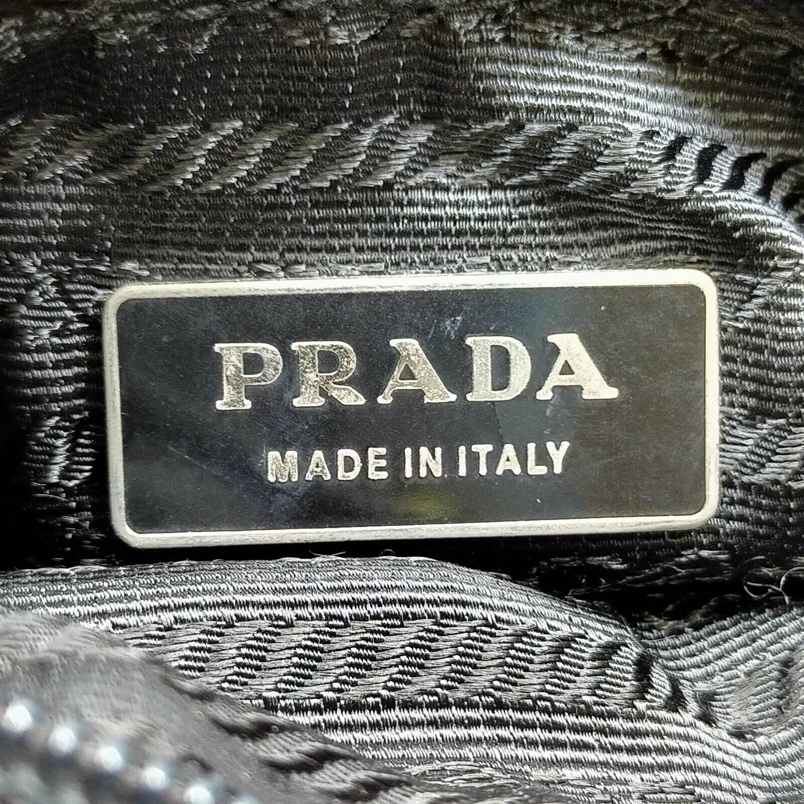 prada_sport_crossbody_bag96499827018593 - zeitlos.