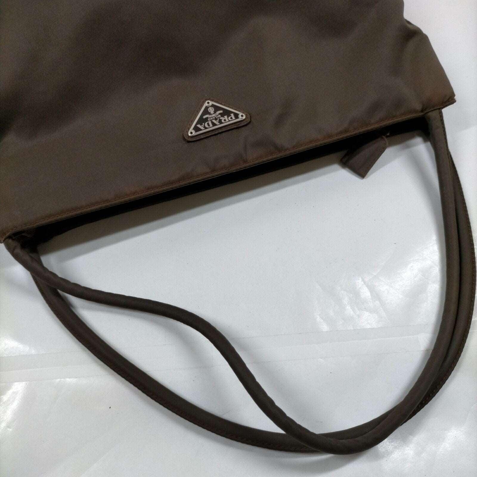 prada_tessuto_city_ebano96499829312357 - zeitlos.