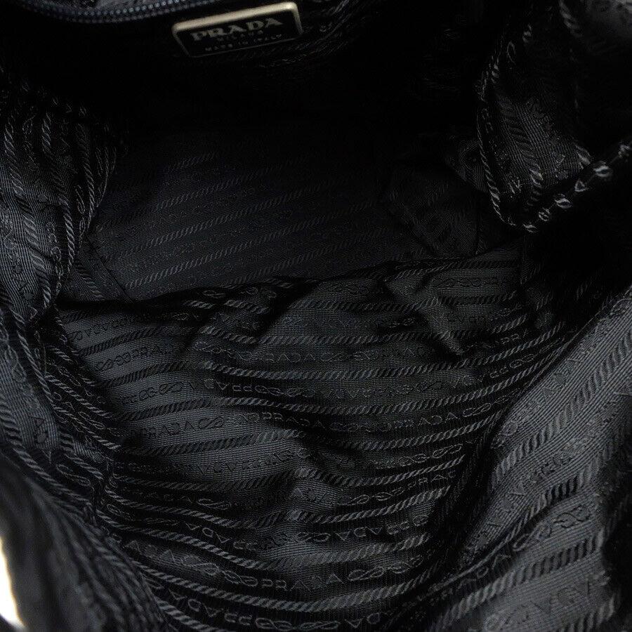 prada_triangle_logo_backpack96499853232996 - zeitlos.