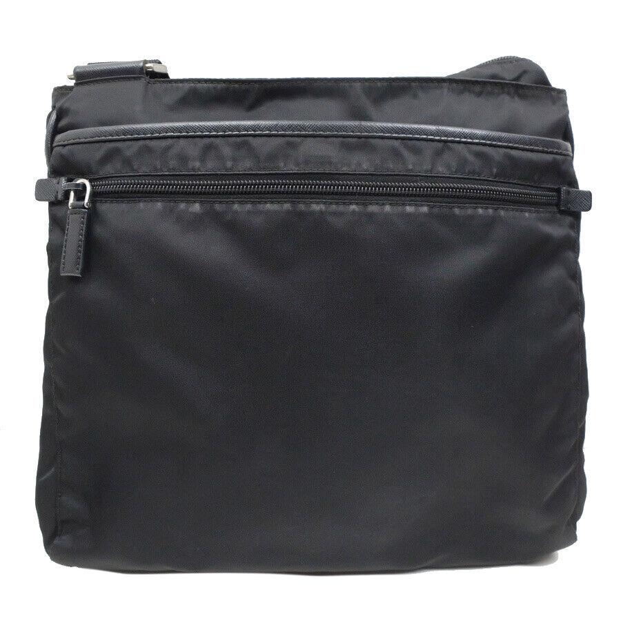 prada_triangle_logo_shoulder_bag96499852249952 - zeitlos.