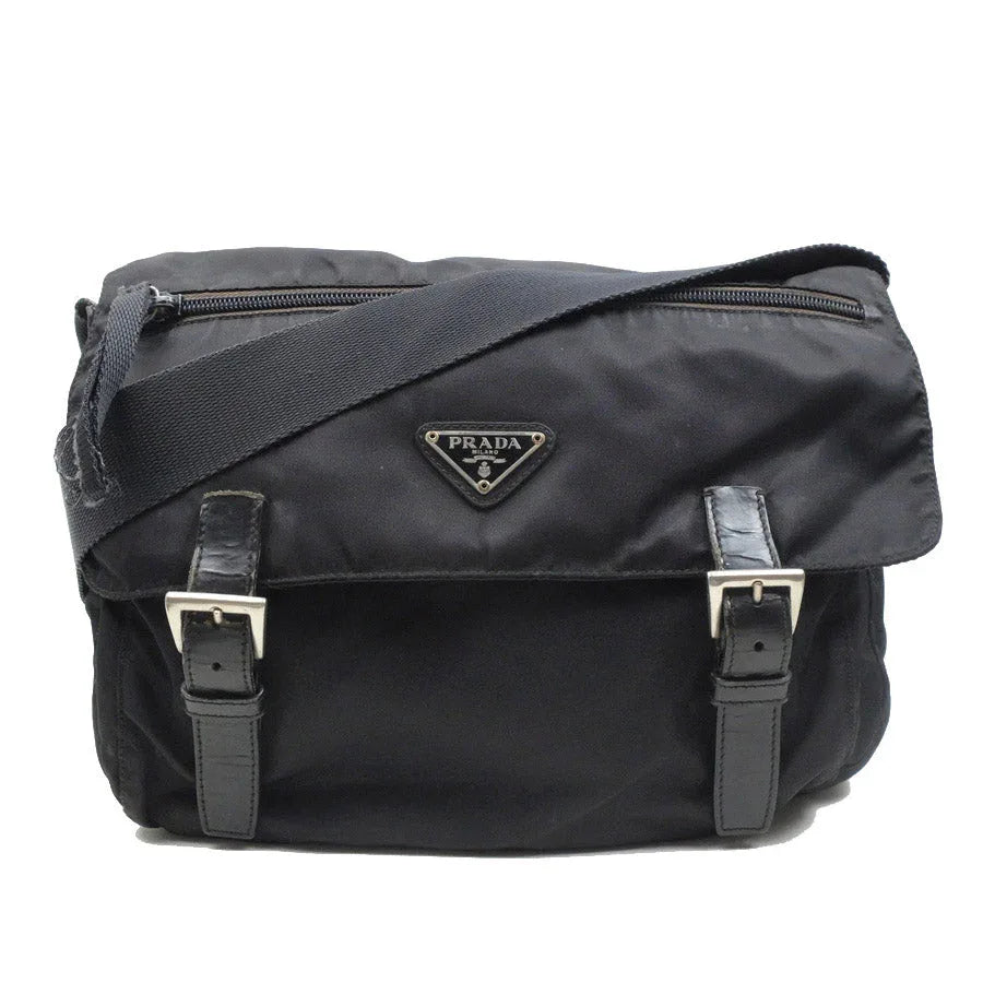prada_triangle_logo_shoulder_bag_with_flips96499854216031 - zeitlos.